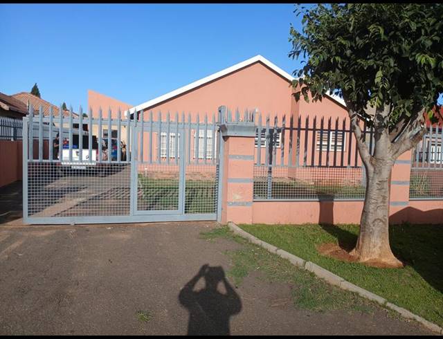 3 BEDROOM PROPERTY TO RENT IN ZAKARIYYA PARK